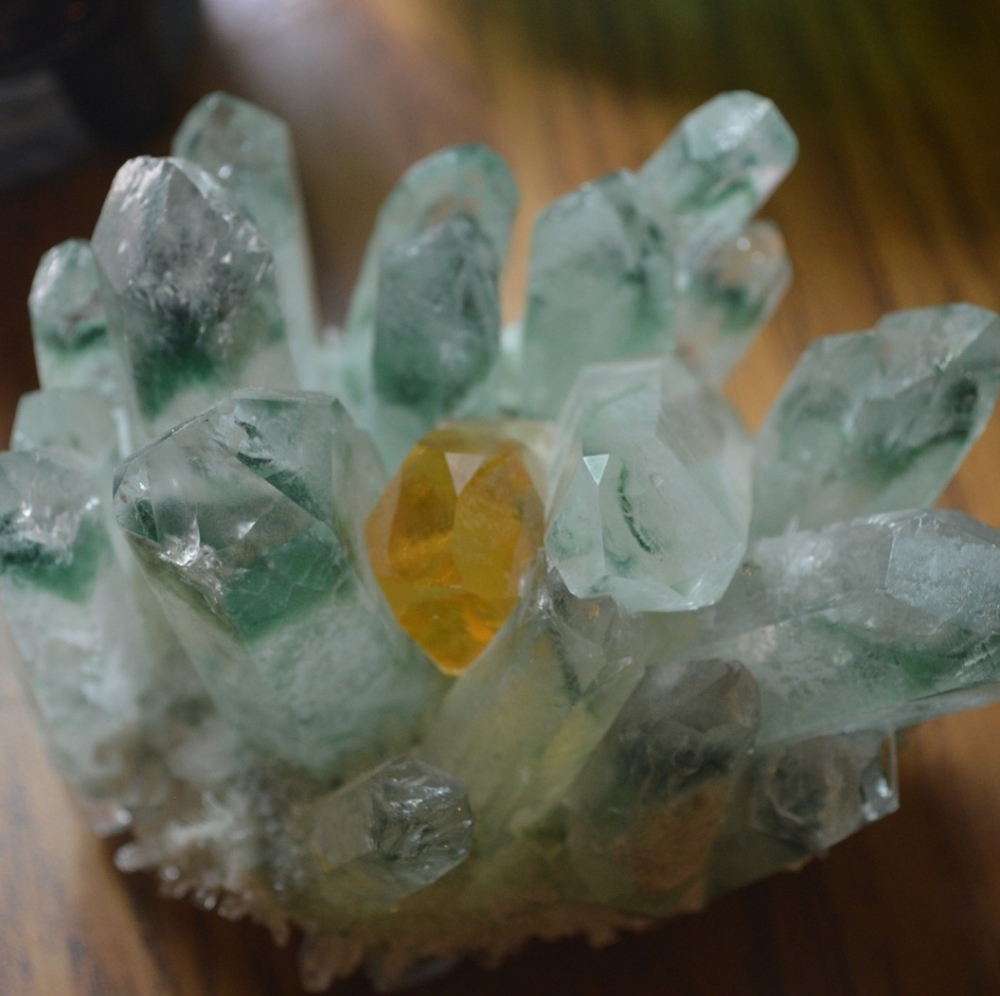 Phantom Quartz Cluster w. Citrine Baby - Picture 2 of 6